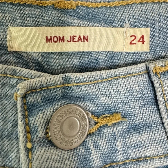 Levi’s Y2K Jewel Studded High Waisted Mom Jeans Light Wash Denim Size 24 - Picture 12 of 16